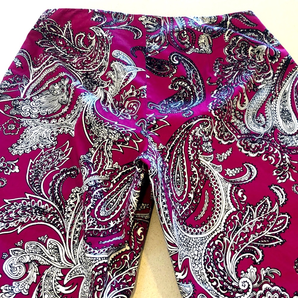 TALBOTS PAISLEY PRINT CROPPED PANTS FUCHSIA BLACK WHITE SIZE 8P - Picture 4 of 13